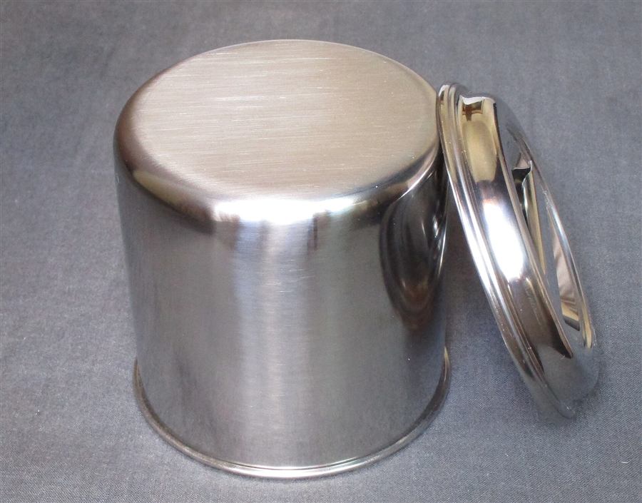Stainless steel container with its lid